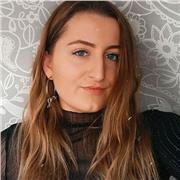 Profesora de apoyo escolar y otras asignaturas